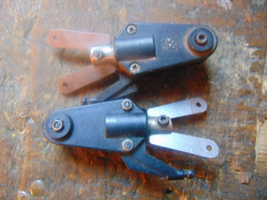 KALT SPACE BARON 30 EARLY TYPE BLADE GRIPS & FEATHERING SPINDLES FOR 8mm BLADES