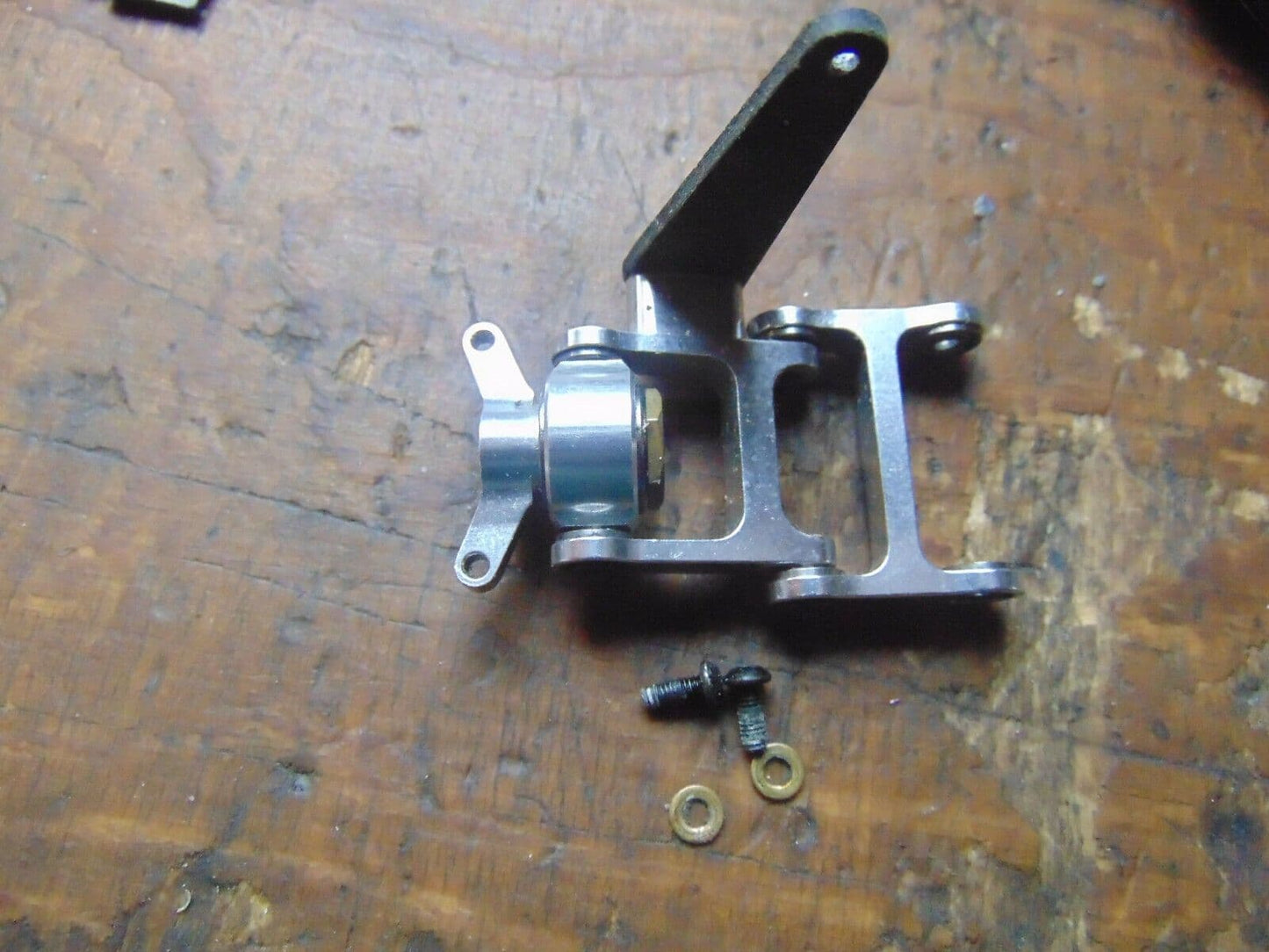KDS AGILE 5.5 PITCH CONTROL ARM & YOKE ASSEMBLY