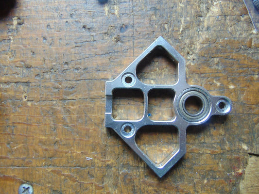 KDS AGILE 5.5 TOP MAIN BEARING PLATE & SERVO MOUNTING