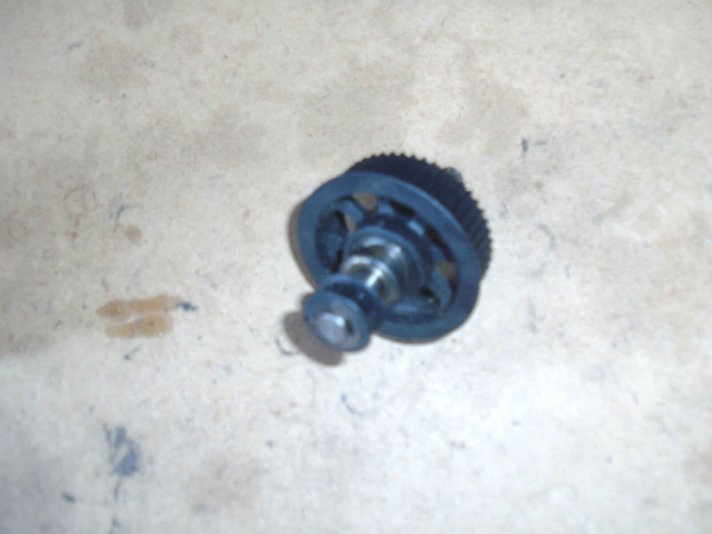 KYOSHO CALIBER 30 / 50 PRIMARY TRANSFER GEAR WITH TAIL DRIVE & ONE-WAY BEARING