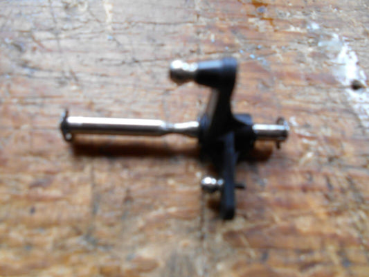 KYOSHO CALIBER 30 ELEVATOR CONTROL ARM