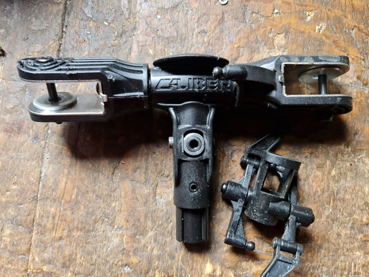 KYOSHO CALIBER 30 MAIN ROTORHEAD & WASHOUT MIXER ASSEMBLIES