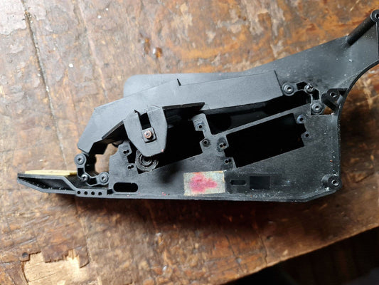 KYOSHO CALIBER 30 RADIO / SERVO TRAY FOR MECHANICAL CCPM MIXER VERSION