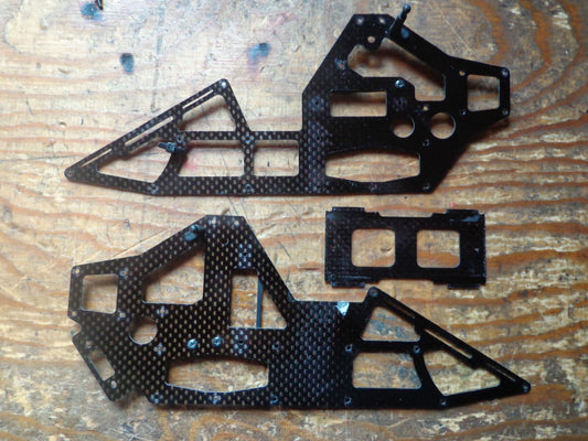 KYOSHO CALIBER 400 EP CARBON FIBRE MAIN FRAME SIDES & BATTERY TRAY