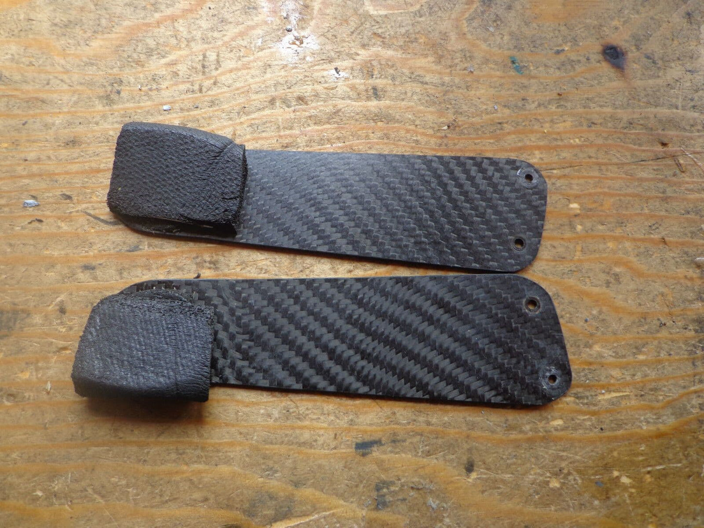 KYOSHO CALIBER 60 CARBON FIBRE CANOPY GUIDES