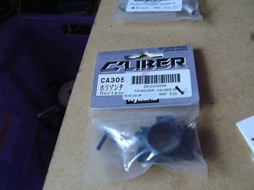 KYOSHO CALIBER FIN HOLDER CA3059A BRAND NEW