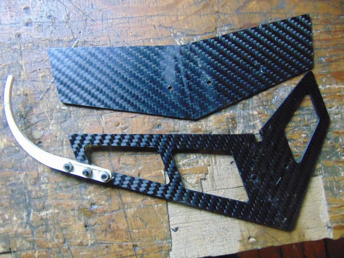 KYOSHO CONCEPT CARBON FIBRE TAIL FIN SET