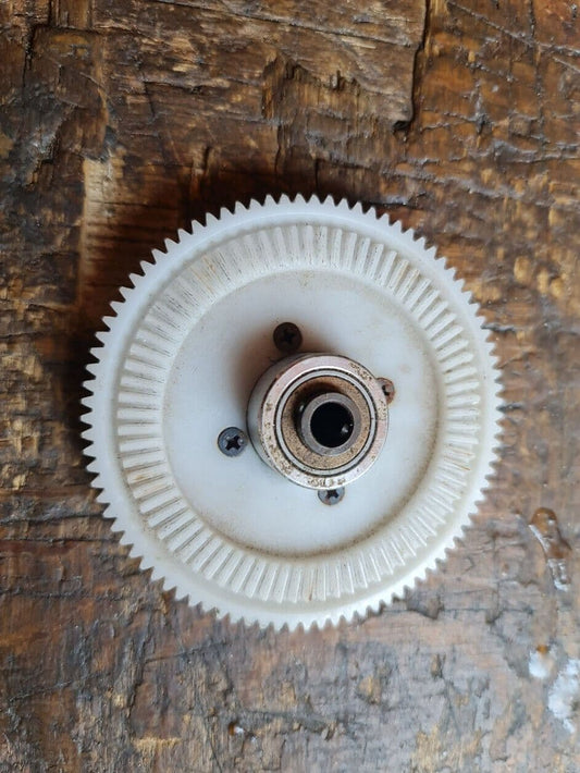 KYOSHO NEXUS MAIN & TAIL DRIVE GEARS C/W ONE-WAY BEARING