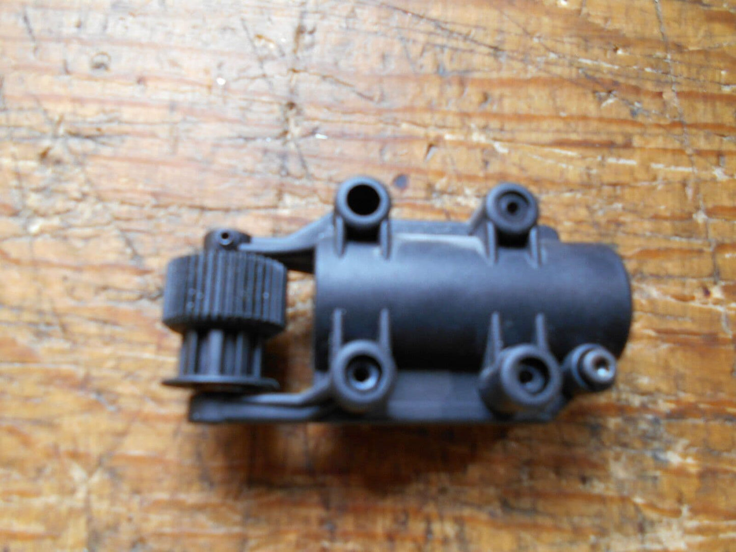 MIKADO LOGO 400 TAIL ROTOR DRIVE PINION & TAIL BOOM MOUNTING