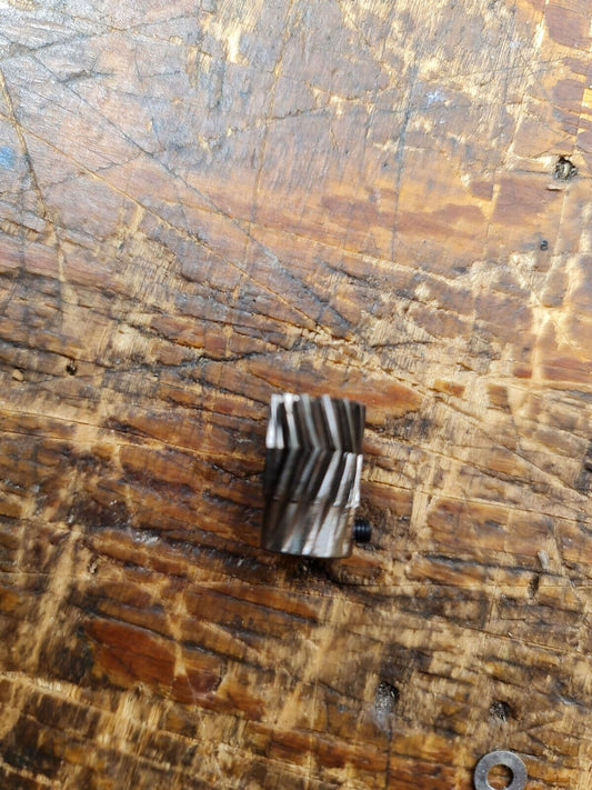 MIKADO LOGO 500 14t HERRING BONE CUT MOTOR PINION