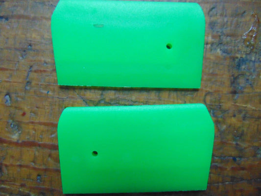 MINI TITAN E325 GREEN FLYBAR PADDLES TAKEN FROM KIT  BNIB