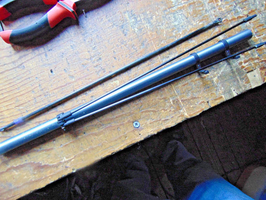 MINI TITAN E325 TAIL BOOM ASSEMBLY C/W SUPPORTS, PITCH ROD & TAIL SERVO MOUNTING