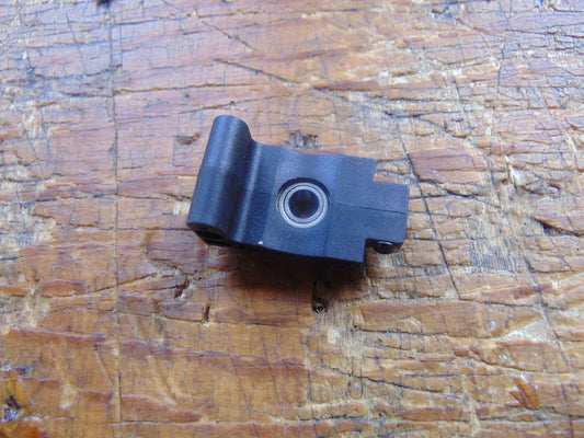 MINI TITAN E325 TOP MAIN BEARING & MOUNTING