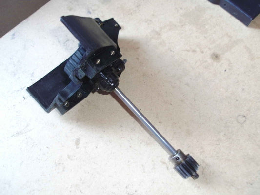 MORLEY F1 CARBON 60 TAIL ROTOR TRANSFER SHAFT AND GEARBOX ASSEMBLY