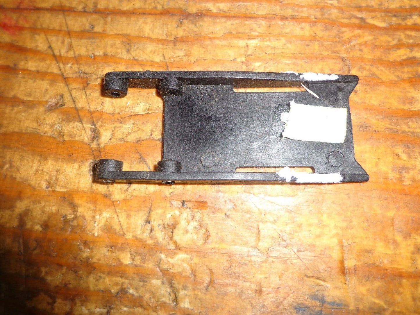 OUTRAGE 550 RECEIVER / GYRO MOUNTING TRAY