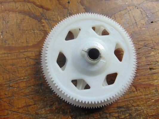 OUTRAGE FUSION 50 MAIN & TAIL DRIVE GEARS C/W ONE-WAY BEARING