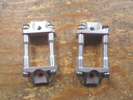 OUTRAGE VELOCITY 50 LANDING GEAR MOUNTS & SPACERS