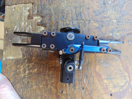 QUICK 30 PRO ALLOY MAIN ROTOR HEAD ASSEMBLY C/W FLYBAR SEESAW