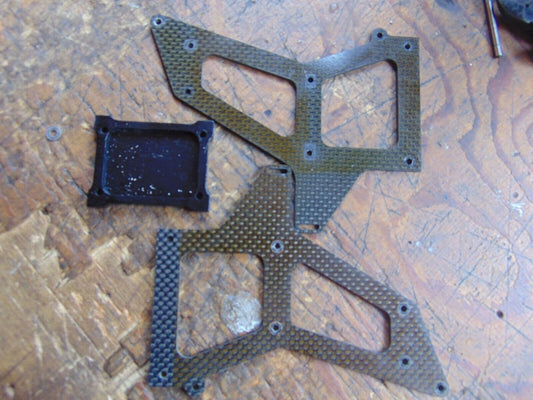 QUICK 30 PRO CARBON FIBRE REAR MAIN FRAME SECTIONS & SPACERS