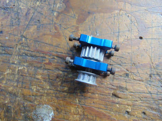 QUICK 30 PRO TAIL DRIVE PINIONS C/W BEARINGS