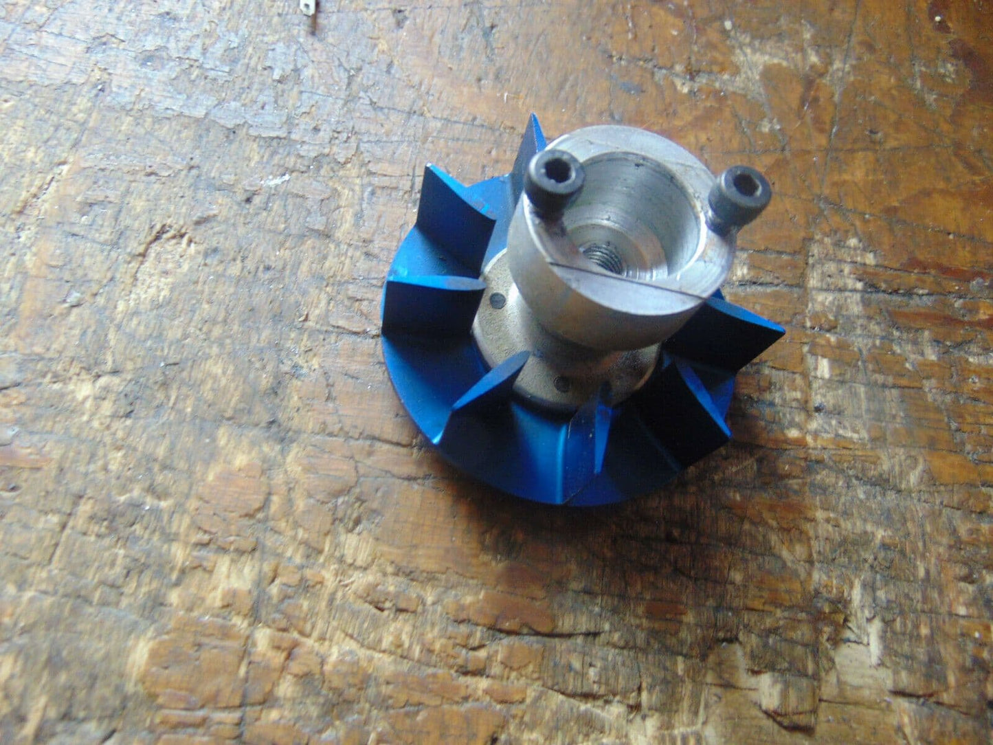 RAPTOR 60 / 90 BLUE ALLOY ENGINE COOLING FAN & CLUTCH MOUNTING HUB