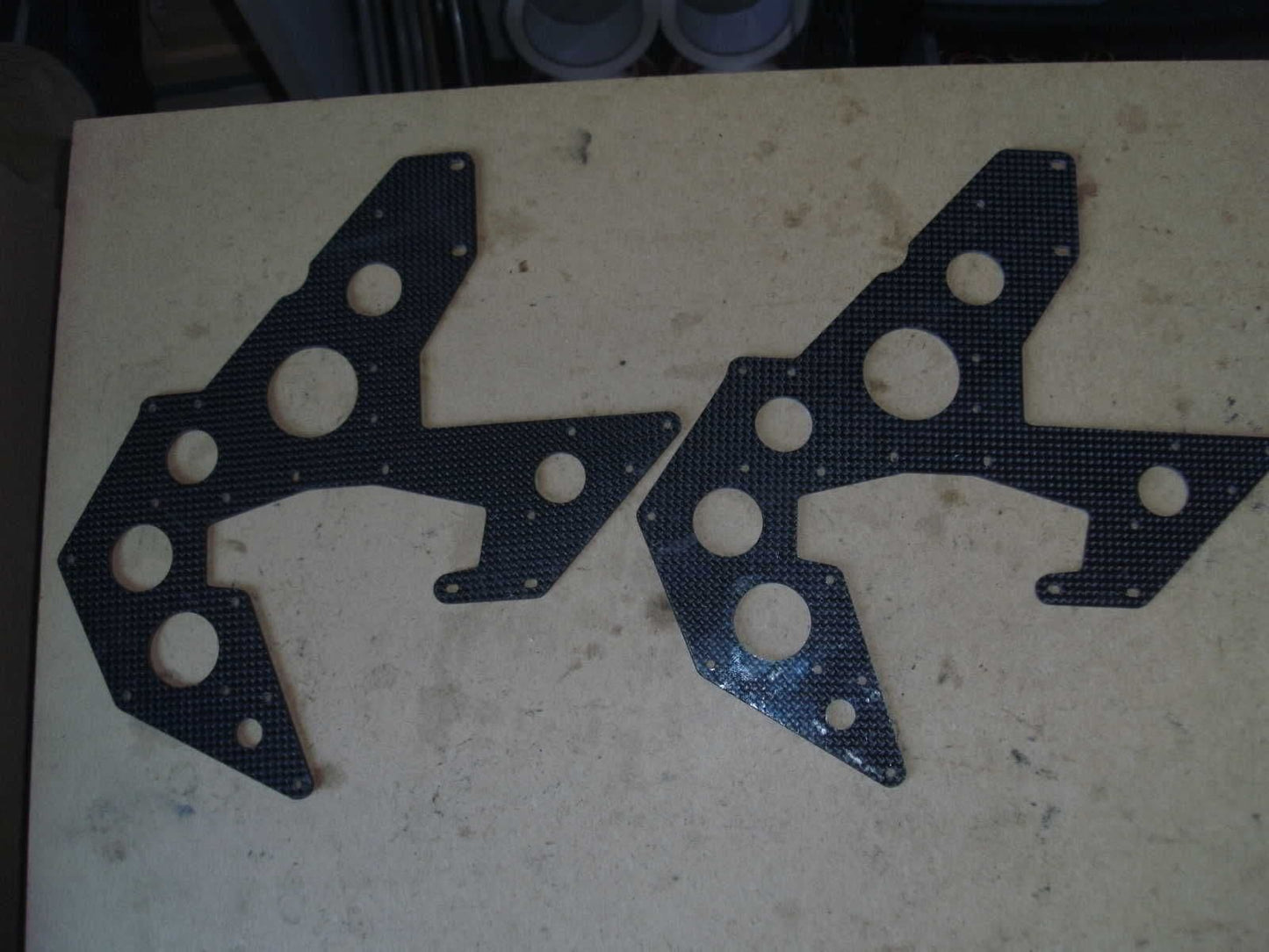 RAPTOR 60 / 90 CARBON FIBRE LOWER MAIN FRAME SIDES