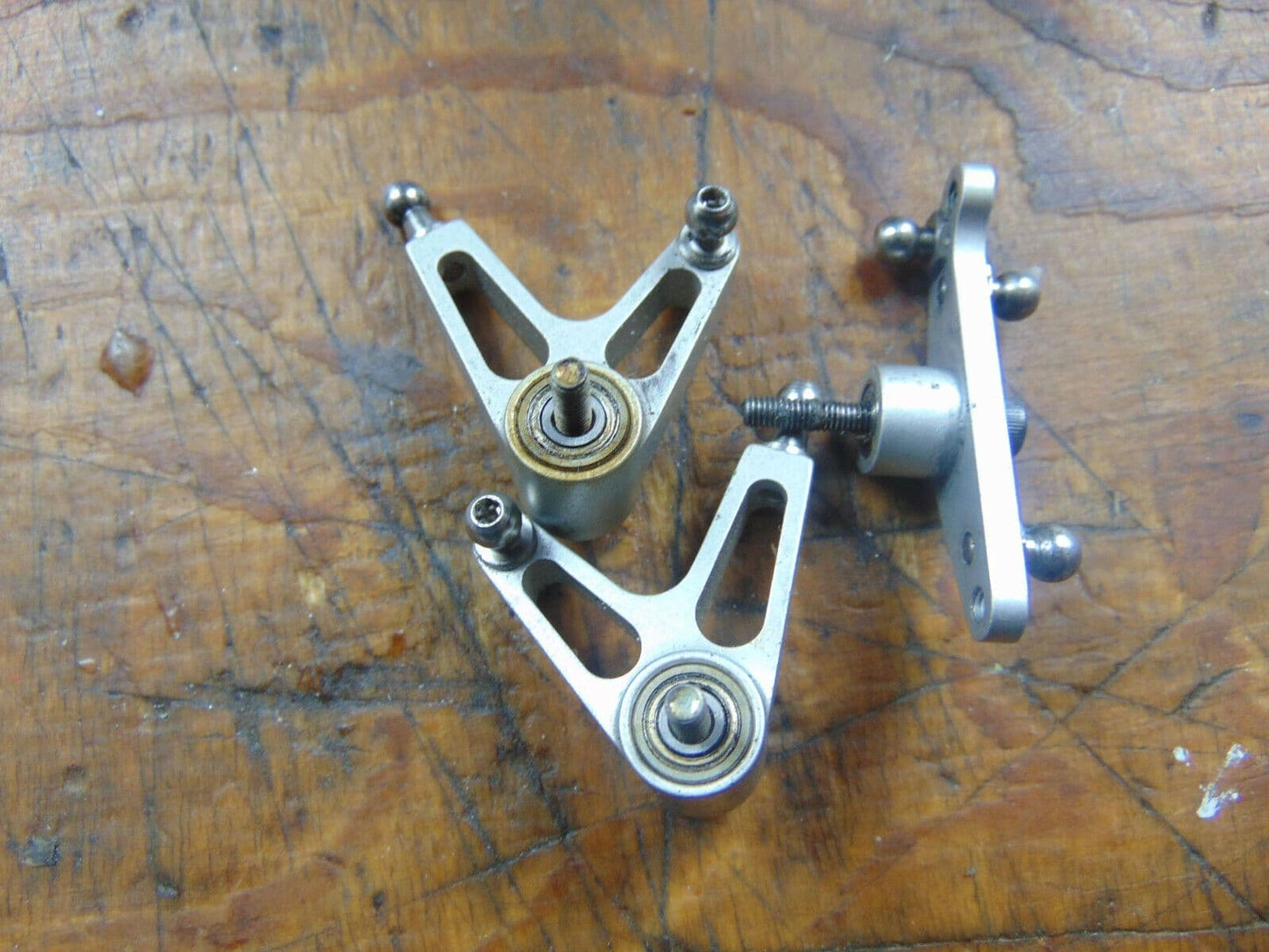 RAPTOR 60 / 90 SILVER ALLOY AILERON ARMS & PUSH/PULL ELEVATOR CONTROLS