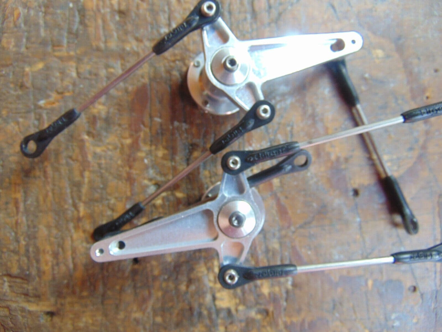 RAPTOR E700 AILERON CONTROL ARMS & LINKS