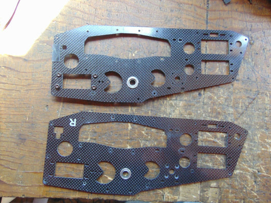 RAPTOR E700 CARBON FIBRE UPPER MAIN FRAME SIDES