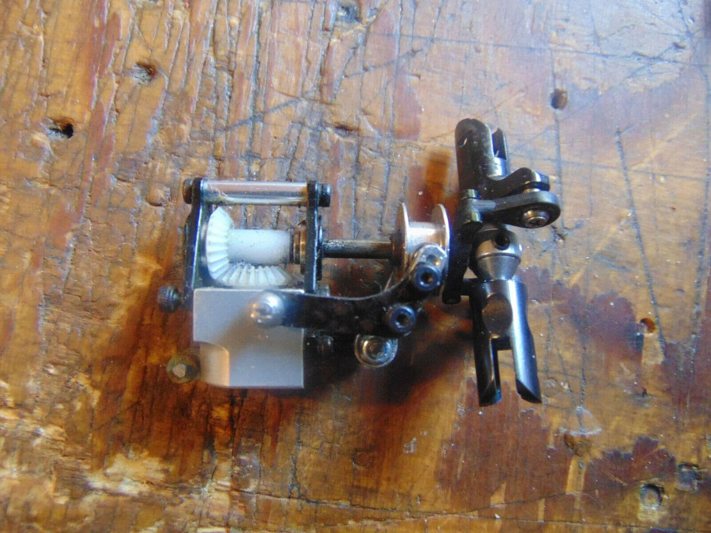 RAVE 450 TAIL ROTOR GEARBOX ASSEMBLY C/W BEVEL GEARS