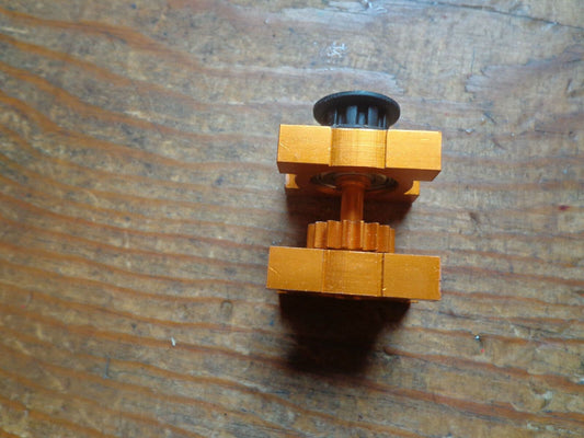 RJX 90 X-TREME GOLD ALLOY TAIL DRIVE PINION ASSEMBLY