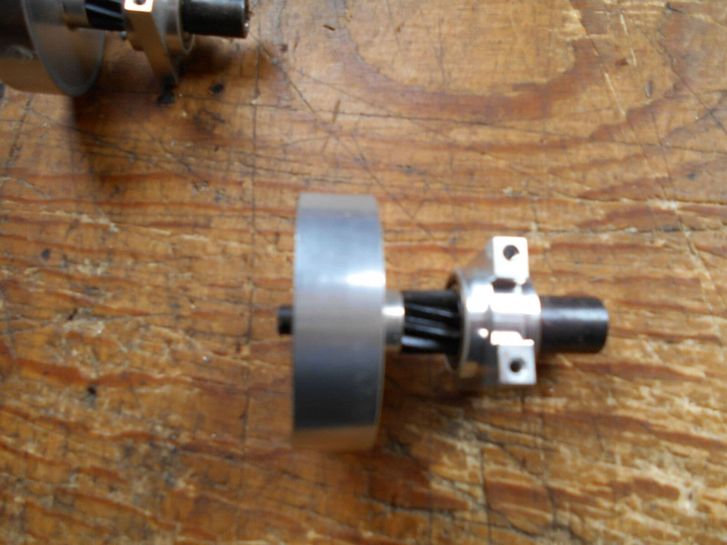 RJX X-TREME 50 CLUTCH BELL HOUSING ASSEMBLY WITH HELICAL CUT PINION