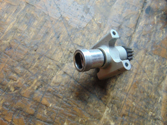 ROBBE FUTURA / CUATRO TAIL DRIVE PINION C/W ALLOY MOUNTING