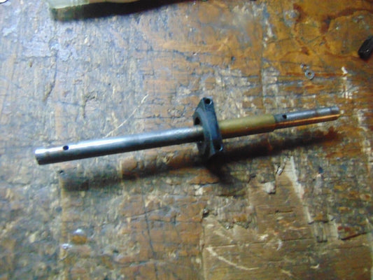 ROBBE FUTURA SE GASSER MAIN ROTOR SHAFT C/W TOP BEARING & SPACER