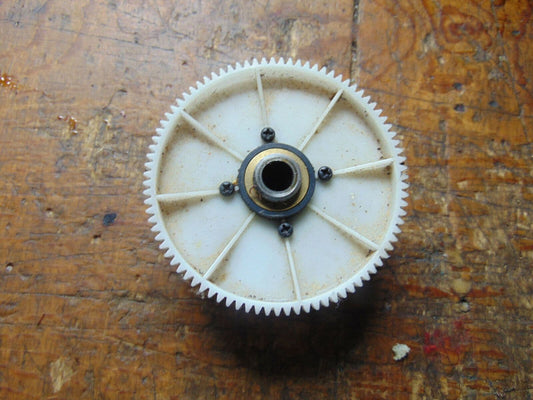 SCEADU 30 WHITE MAIN & TAIL DRIVE GEAR C/W ONE-WAY BEARING