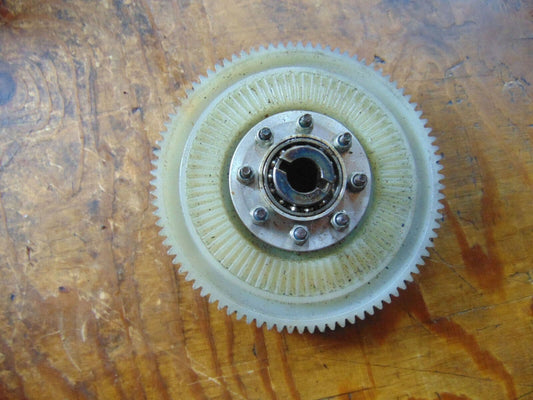 SCHLUTER SUPERIOR MAIN SHAFT & TAIL DRIVE GEAR C/W ONE-WAY BEARING