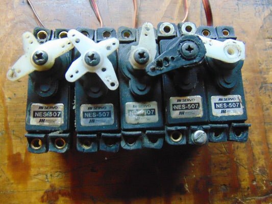 SET OF FIVE JR NES-507 SERVOS