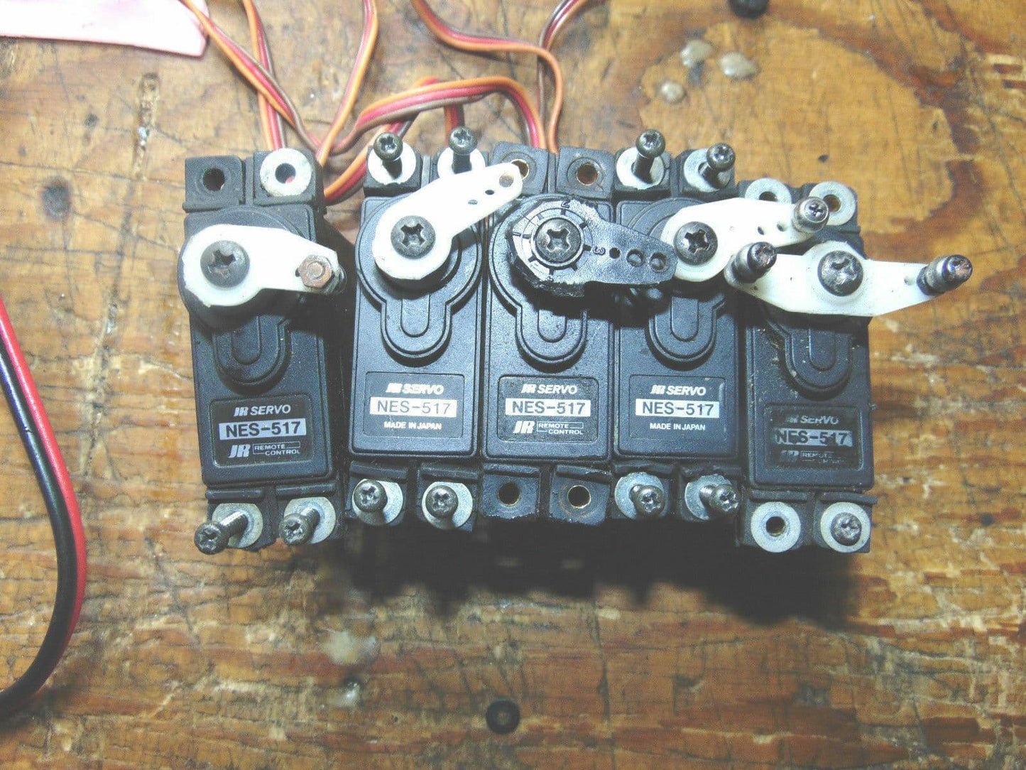 SET OF FIVE JR NES-517 SERVOS