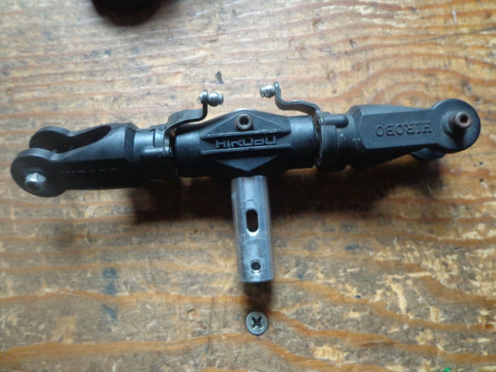 SHUTTLE MAIN ROTOR HEAD ASSEMBLY WITH METAL CONTROL ARMS – RCHeliTrader