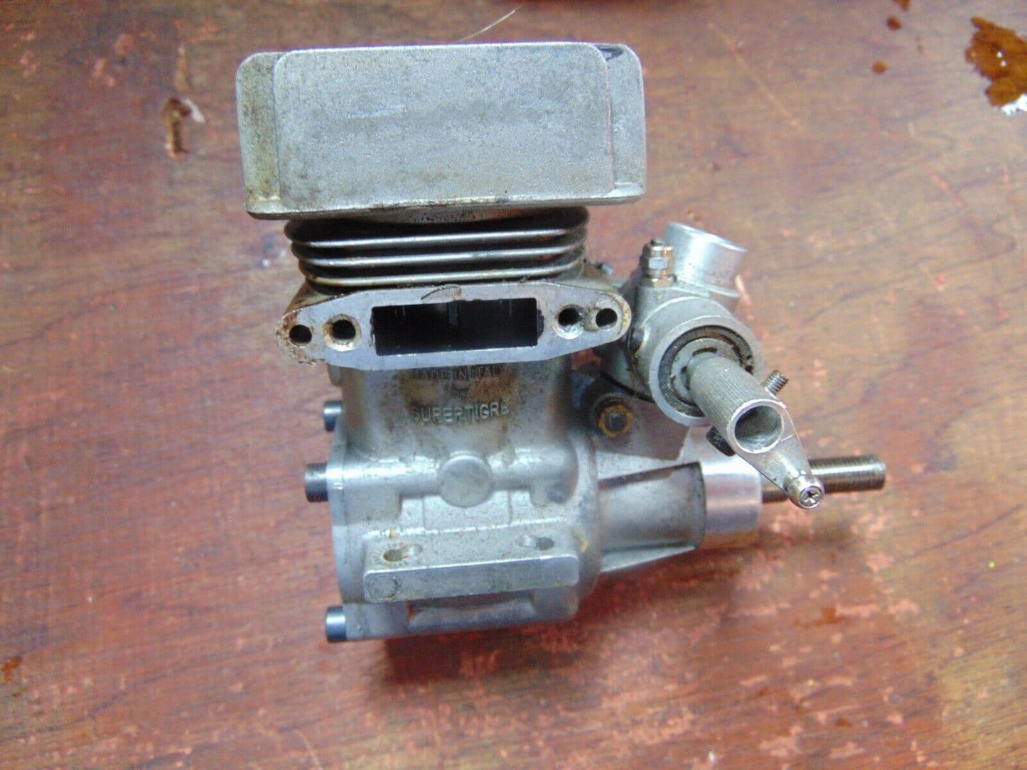 SUPER TIGRE G61 HELI ENGINE & MUFFLER LIGHTLY OIL STAINED SUIT VINTAGE HELI