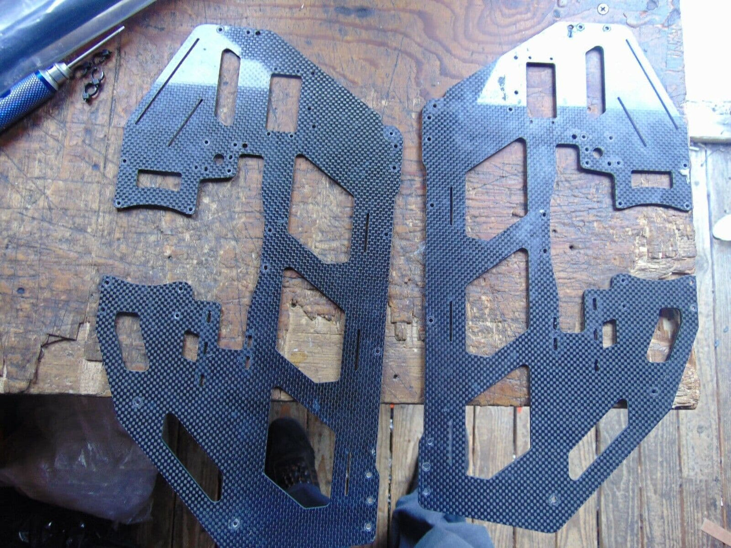SYNERGY E7 CARBON FIBRE MAIN FRAME SIDES