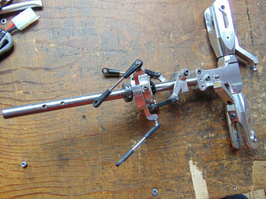 SYNERGY E7 FBL MAIN ROTOR HEAD ASSEMBLY TALL SHAFT VERSION MISSING PITCH LINKS