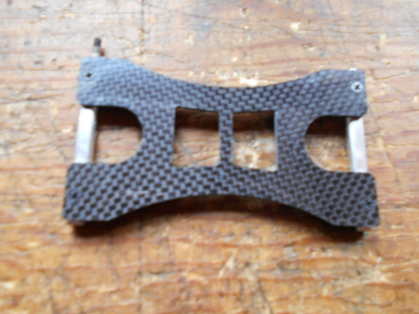 SYNERGY E7SE FRONT CARBON FIBRE RADIO MOUNTING TRAY