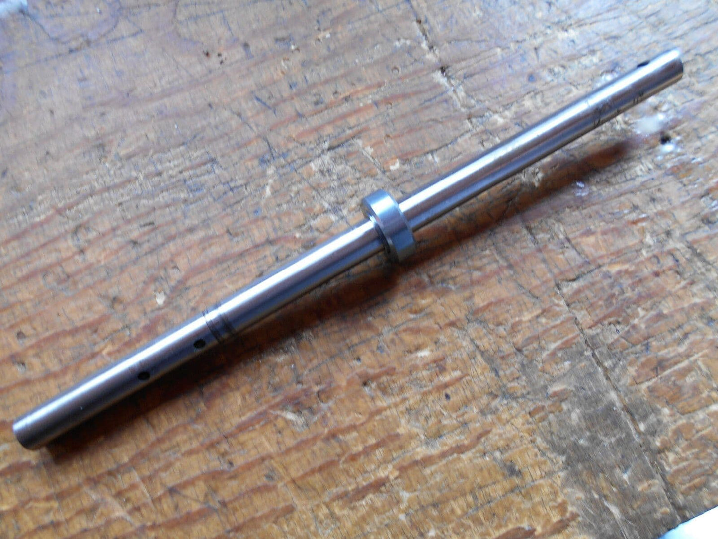 SYNERGY E7SE MAIN ROTOR SHAFT & TOP COLLET