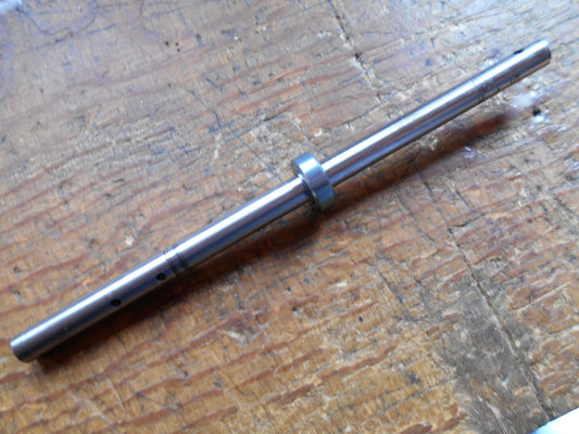 SYNERGY E7SE MAIN ROTOR SHAFT & TOP COLLET