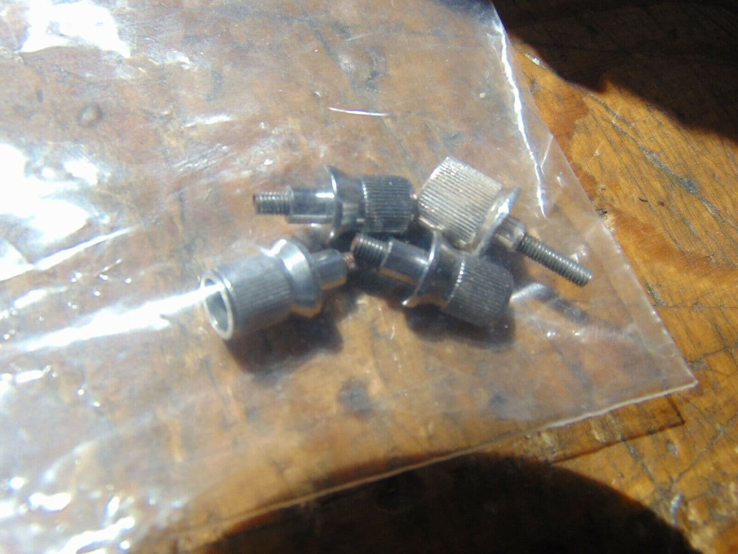SYNERGY E9/N9 MOUNTING SCREWS