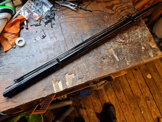 SYNERGY N9 TAIL BOOM C/W TORQUE DRIVE, PITCH ROD & SUPPORTS