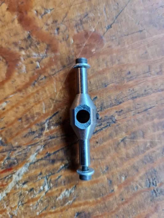 SYNERGY N9 TAIL ROTOR SPINDLE