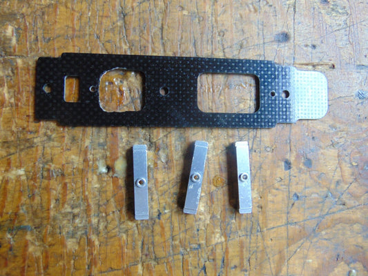TREX 450 L DOMINATOR CARBON FIBRE LOWER FRAME & ALLOY SPACERS / STRUT MOUNTINGS