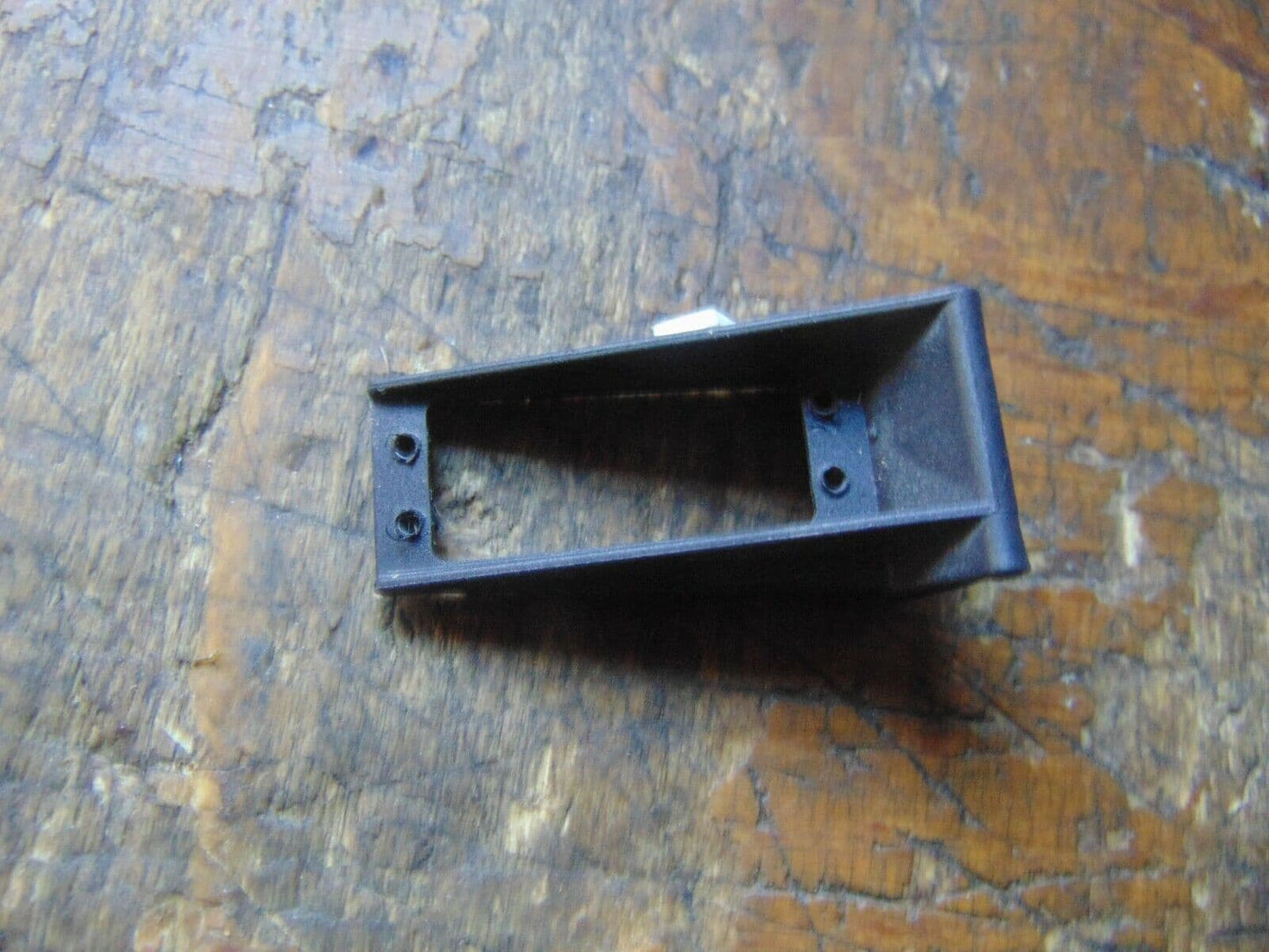 TREX 450 L DOMINATOR TAIL SERVO MOUNTING